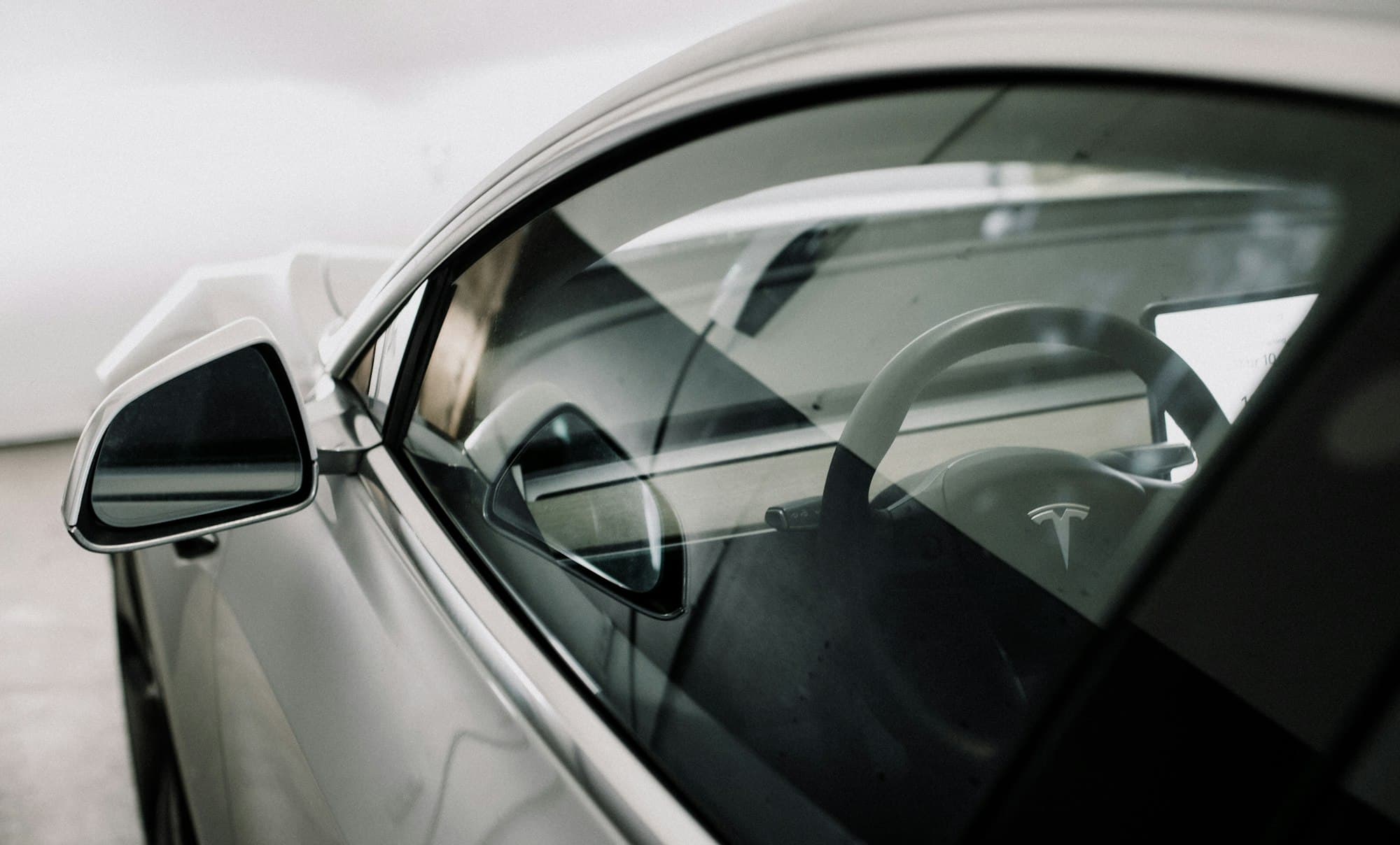 Car window with tinted glass